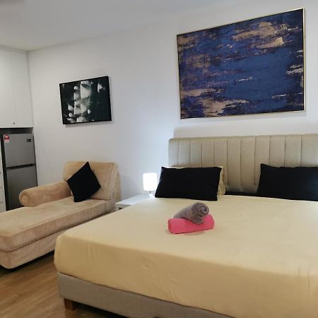 Apple Home 2 At Menara Simfoni, King Size Bed, Cheras, Nexflix, Wifi, Parking Seri Kembangan Zewnętrze zdjęcie