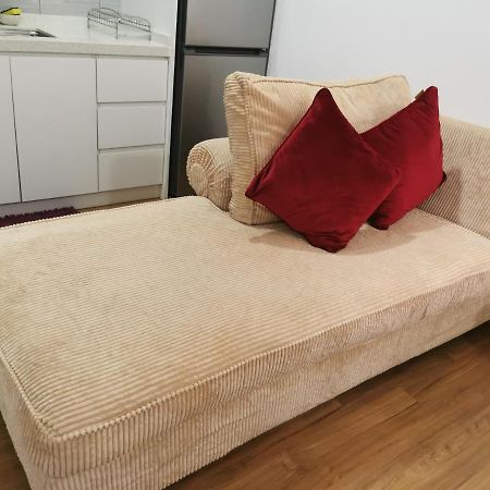 Apple Home 2 At Menara Simfoni, King Size Bed, Cheras, Nexflix, Wifi, Parking Seri Kembangan Zewnętrze zdjęcie