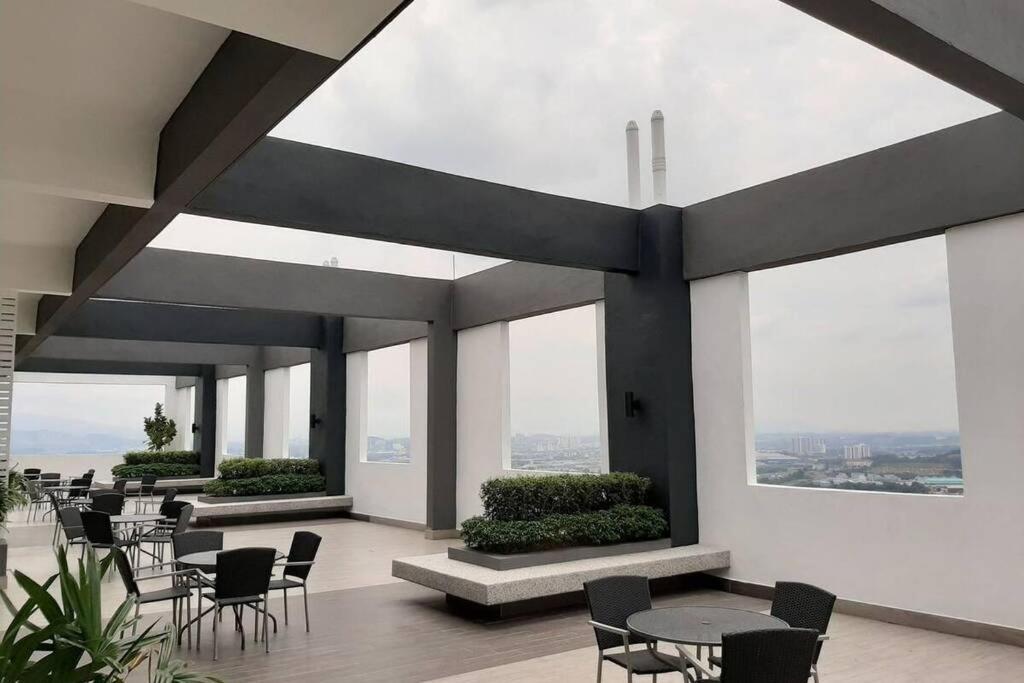 Apple Home 2 At Menara Simfoni, King Size Bed, Cheras, Nexflix, Wifi, Parking Seri Kembangan Zewnętrze zdjęcie