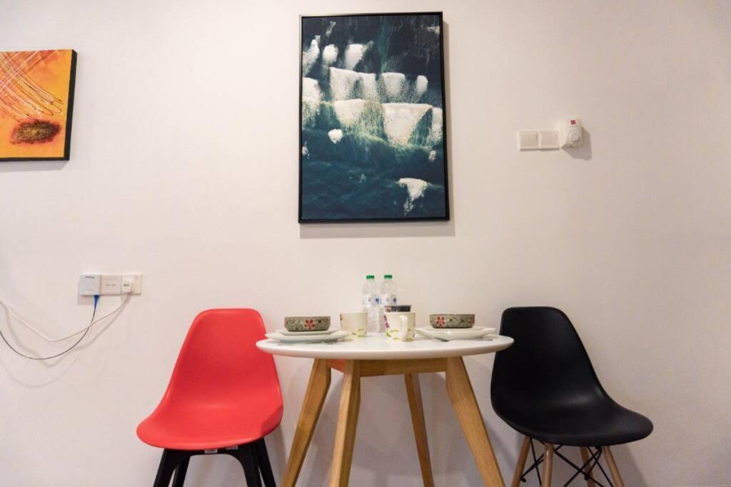 Apple Home 2 At Menara Simfoni, King Size Bed, Cheras, Nexflix, Wifi, Parking Seri Kembangan Zewnętrze zdjęcie