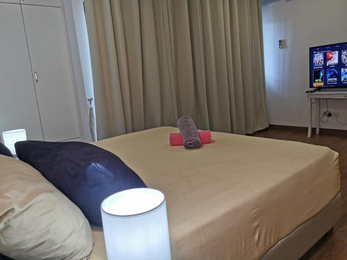 Apple Home 2 At Menara Simfoni, King Size Bed, Cheras, Nexflix, Wifi, Parking Seri Kembangan Zewnętrze zdjęcie