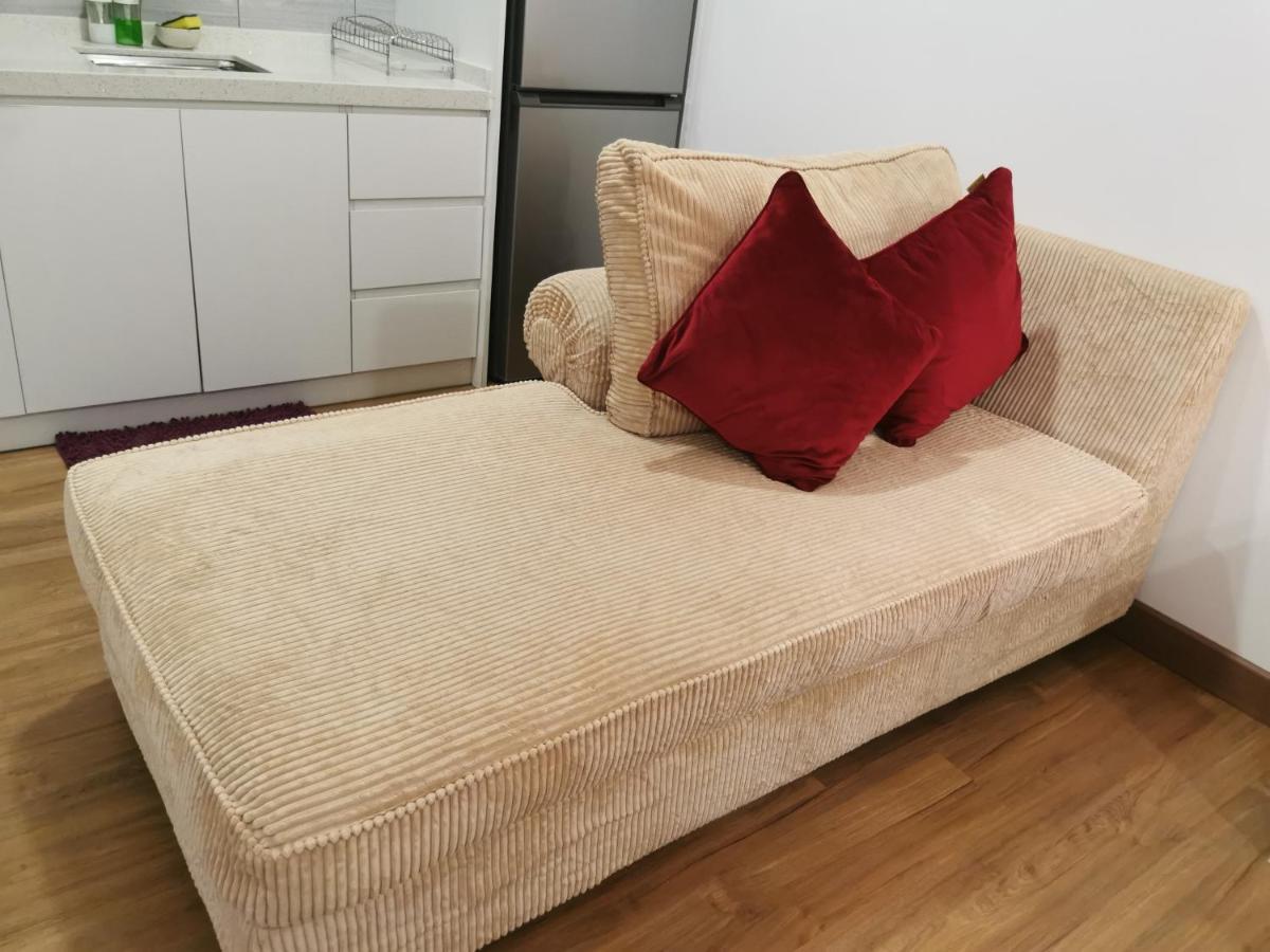 Apple Home 2 At Menara Simfoni, King Size Bed, Cheras, Nexflix, Wifi, Parking Seri Kembangan Zewnętrze zdjęcie