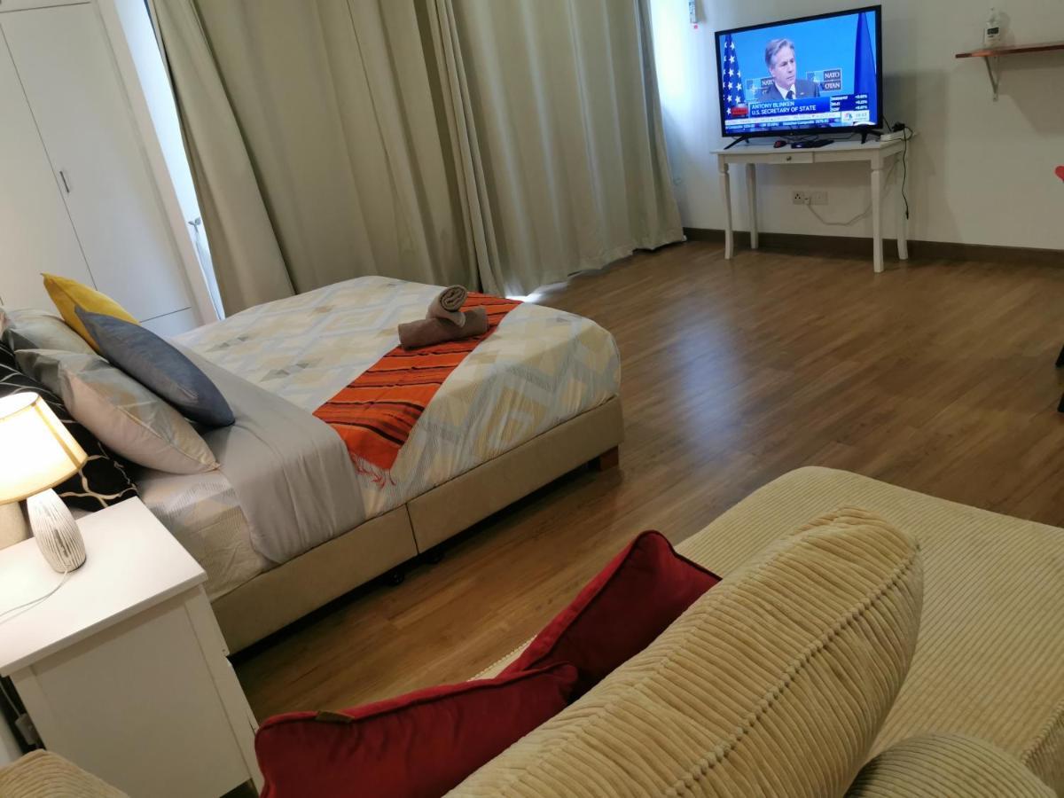 Apple Home 2 At Menara Simfoni, King Size Bed, Cheras, Nexflix, Wifi, Parking Seri Kembangan Zewnętrze zdjęcie